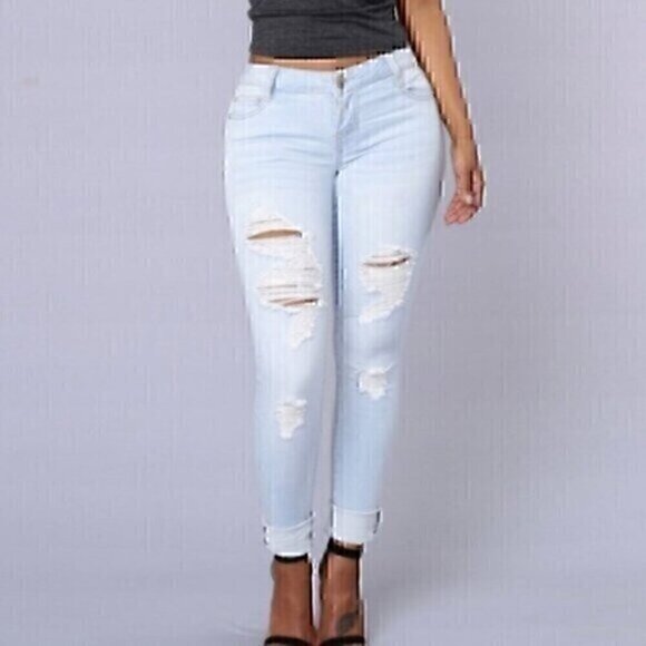 FASHION NOVA Light Wash Ripped Rips Five Pocket Zip Fly Skinny Jeans JUNIORS 9 - Picture 1 of 12